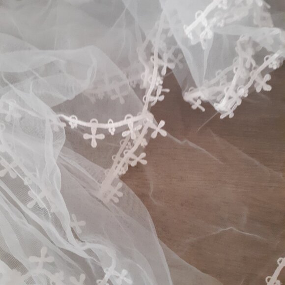 Girls First Communion Veil - White Holy 1st Communion Headpiece - Picture 8 of 15